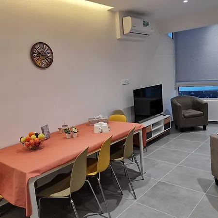 Perseus 3 Bedroom 102 דירה *